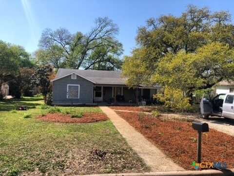 818 S Laurel Avenue, Luling, TX 78648