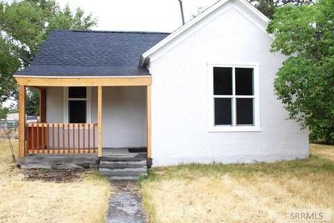 208 W 1st N, ST ANTHONY, ID 83445