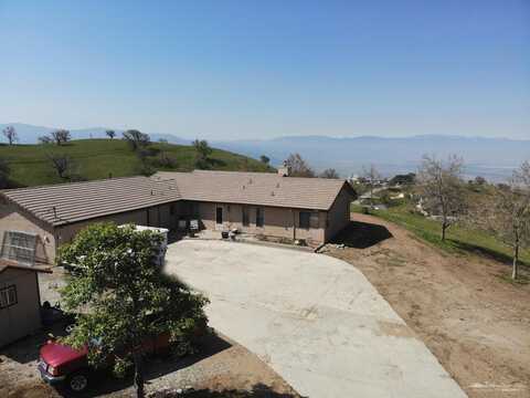 30830 Roan Court, Tehachapi, CA 93561