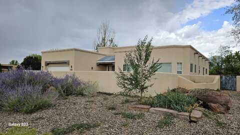 351 Monte Vista Road, Taos, NM 87571