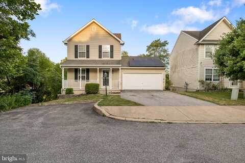 18 BARBERRY COURT, MANCHESTER, PA 17345