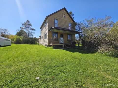 504 Verona, Caspian, MI 49915