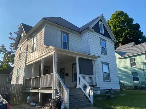 221 Grace St, Grove City, PA 16127