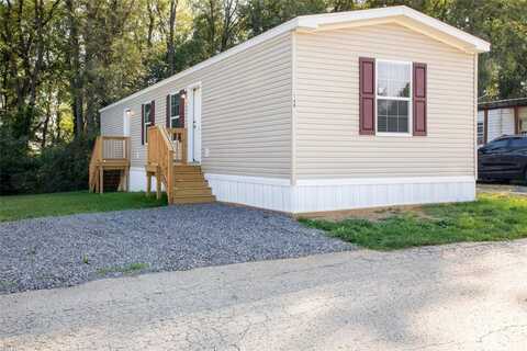 140 Roundtop Circle, Huntingdon, PA 15683