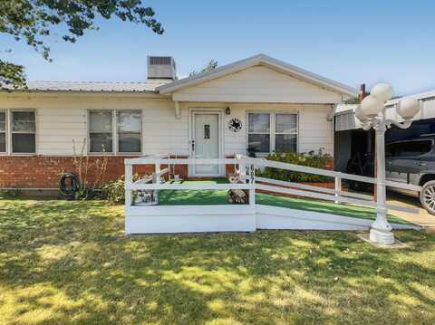 607 NW 7th Street, Dimmitt, TX 79027