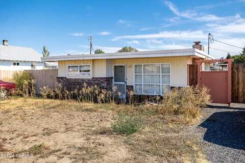 421 S 50th Ave, Yakima, WA 98908