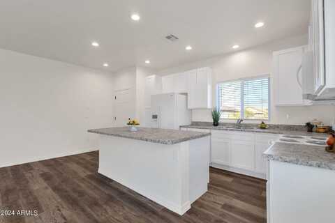 9072 W TROY Drive, Arizona City, AZ 85123