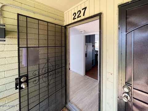 6767 N 7TH Street, Phoenix, AZ 85014