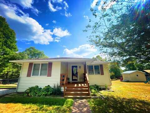 830 STONEWALL ROAD, PINEY VIEW, WV 25801