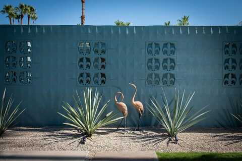 1055 E Granvia Valmonte, Palm Springs, CA 92262
