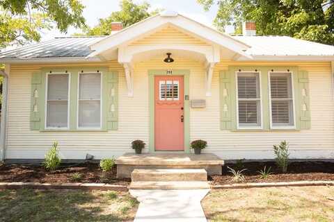 213 Mistletoe St, Fredericksburg, TX 78624