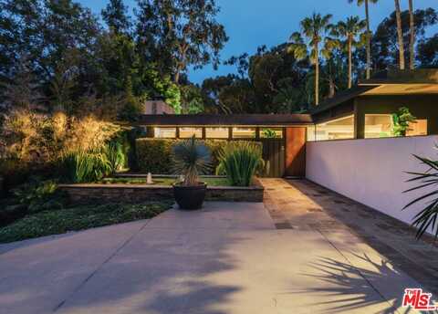 219 Chautauqua Blvd, Pacific Palisades, CA 90272