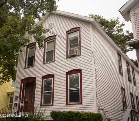 902 3rd Avenue, Troy, NY 12182