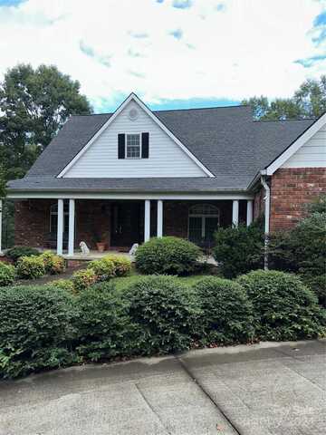 38 Southern Visions Drive, Hendersonville, NC 28792