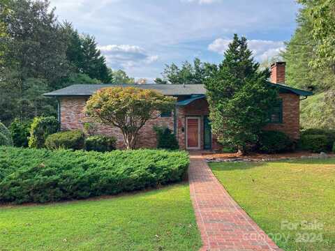 122 W Sweetbriar Lane, Etowah, NC 28729