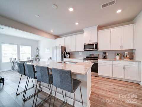 102 Guardian Gate Drive, Mooresville, NC 28115