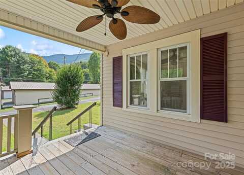 77 Twinbrook Lane, Maggie Valley, NC 28751