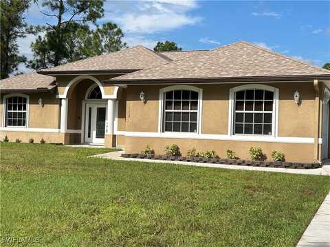 1123 Oak Avenue, Lehigh Acres, FL 33972