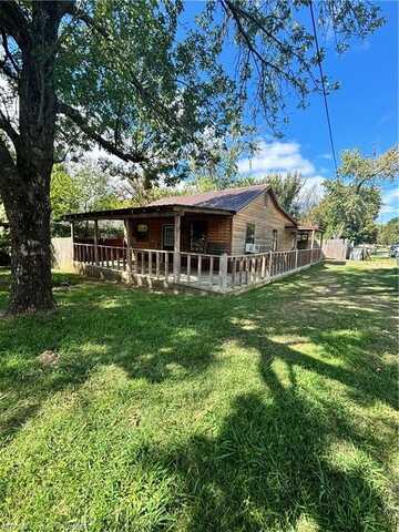 609 N Maple ST, Sallisaw, OK 74955