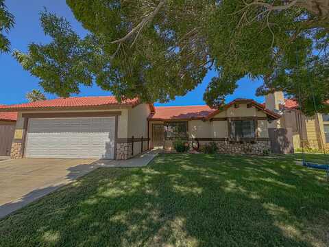 1021 E Angela Court, Lancaster, CA 93535