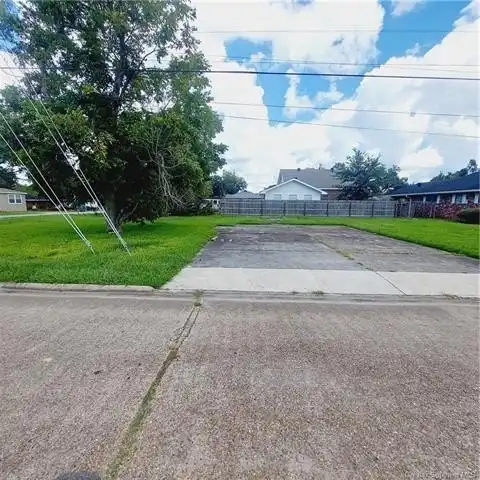 416 Lyons Street W, Sulphur, LA 70663