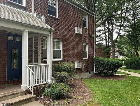 82 Clark Ct, Rutherford Boro, NJ 07070