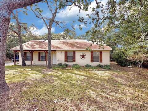 3388 Bandera St, Athens, TX 75752