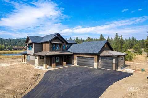 8 Wakerrobin Cir, McCall, ID 83638