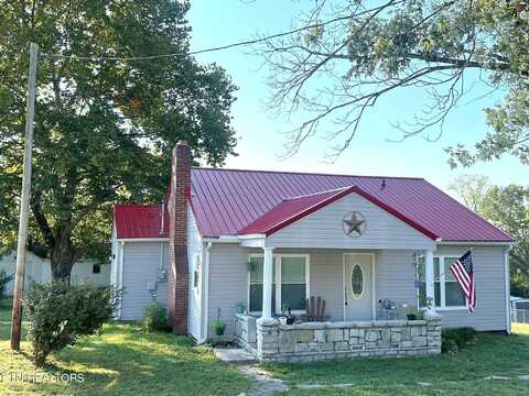 226 Summers Rd, La Follette, TN 37766