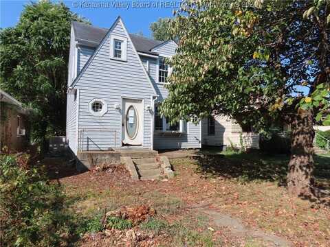 315 Third Avenue, Glasgow, WV 25086