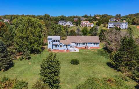 3 High Meadow Dr, Lexington, VA 24450