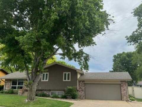 304 E 23rd. St., Yankton, SD 57078