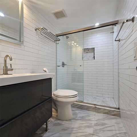 1182 W 37th Ter, Hialeah, FL 33012