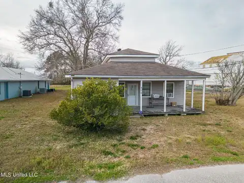 406 Ford Avenue, Pascagoula, MS 39567