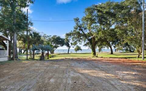 707 2nd Street, Gulfport, MS 39501