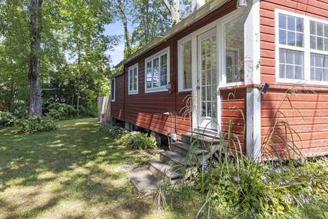 7 Sichols Colony Rd, Wales, MA 01081