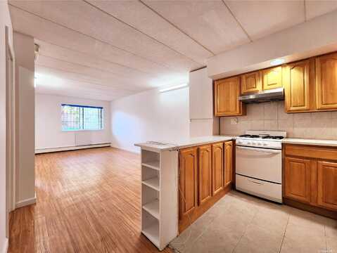 149-11 Barclay Avenue, Flushing, NY 11355