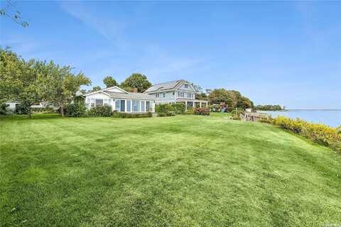 1653 Peconic Bay Boulevard, Laurel, NY 11948