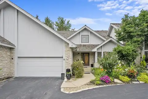 5 Bel Aire Court, Burr Ridge, IL 60527