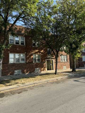 4514 W Wellington Avenue, Chicago, IL 60641