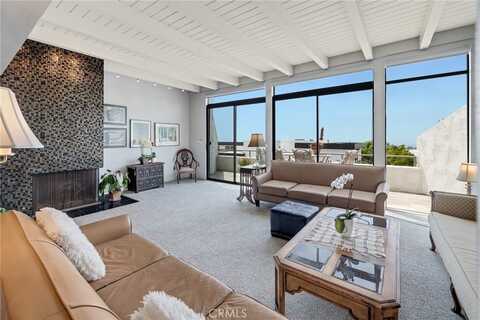 736 Gould Avenue, Hermosa Beach, CA 90254