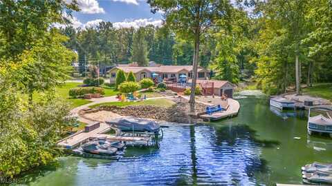 502 Eagle Point, Roaming Shores, OH 44084