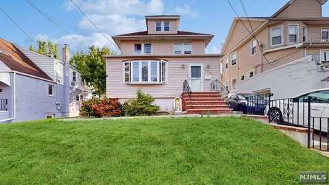 263 Fort Lee Road, Teaneck, NJ 07666