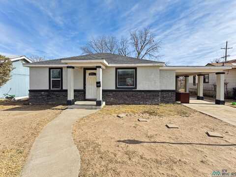 1004 Thomas Street, Carlsbad, NM 88220