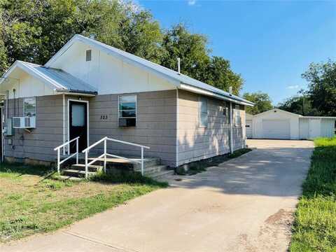 303 E Olive Street, Eastland, TX 76448