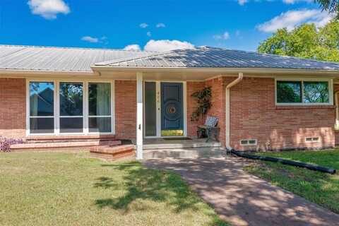 406 W Dallas Street, Wolfe City, TX 75496