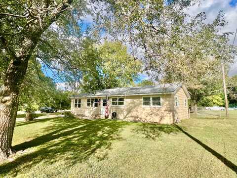 720 N Elliott, Aurora, MO 65605