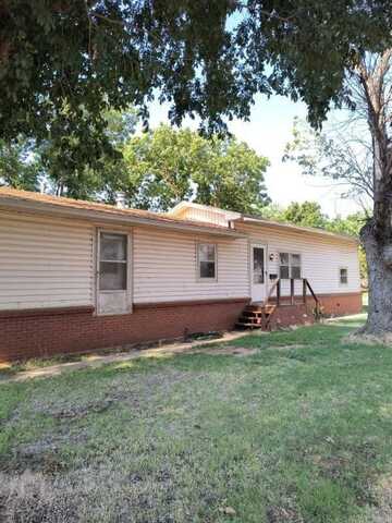 201 N. 3rd. St., Fairview, OK 73737