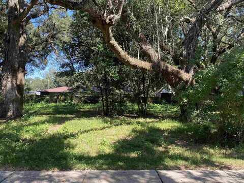 228 Cherokee Trl, Pensacola, FL 32506