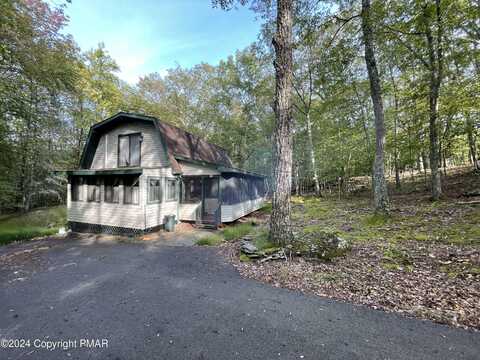 121 Ledge View Drive, Hawley, PA 18428